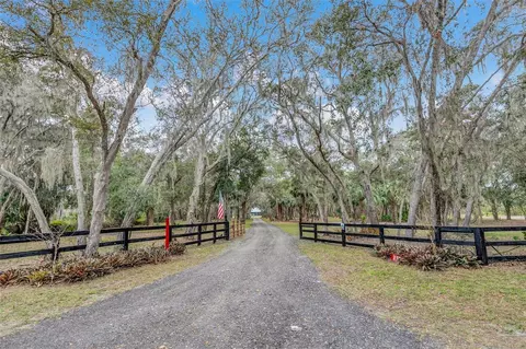 255 Butterfly Forest Rd, Geneva, FL 32732