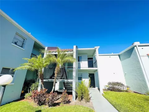 2860 Somerset Park Dr #203, Tampa, FL 33613