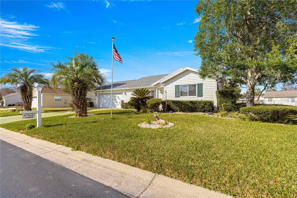 Exterior - 11643 SW 137th Loop, Dunnellon, FL 34432 photo 7 of 8