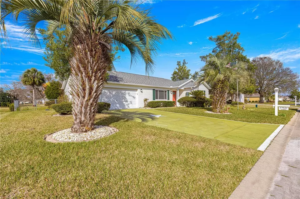 Exterior - 11643 SW 137th Loop, Dunnellon, FL 34432 photo 5 of 8