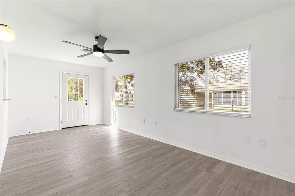 Living - 11643 SW 137th Loop, Dunnellon, FL 34432 photo 11 of 12