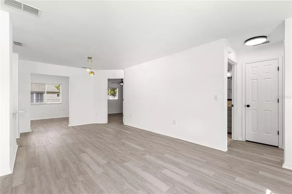 Living - 11643 SW 137th Loop, Dunnellon, FL 34432 photo 7 of 12