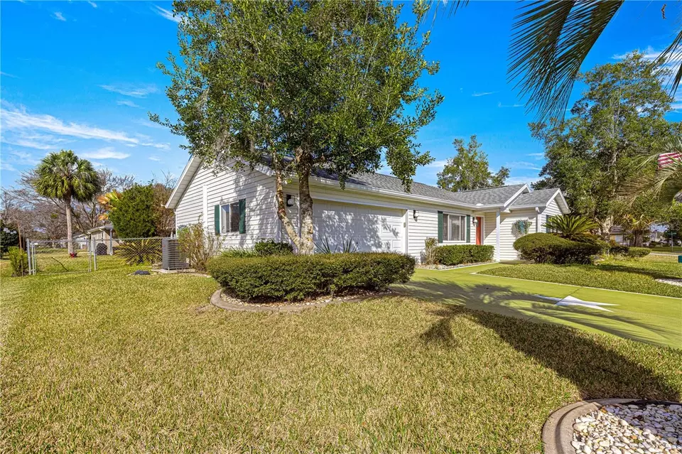 Exterior - 11643 SW 137th Loop, Dunnellon, FL 34432 photo 4 of 8