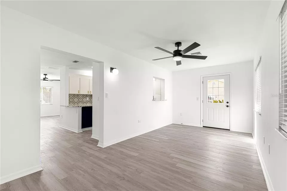 Living - 11643 SW 137th Loop, Dunnellon, FL 34432 photo 10 of 12