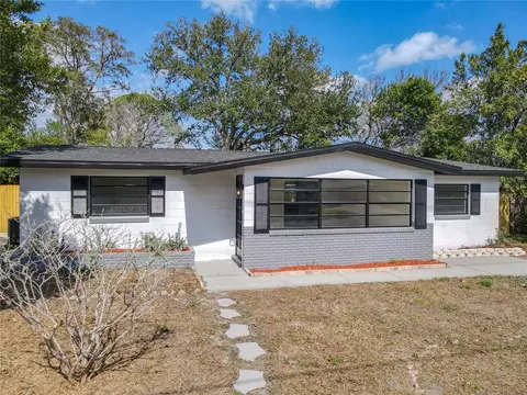 1382 Wright St, Daytona Beach, FL 32117