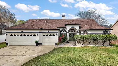 1061 New Castle Ln, Oviedo, FL 32765