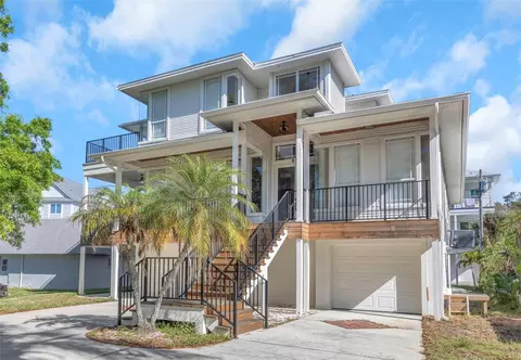 606 Indiana Ave, Crystal Beach, FL 34681