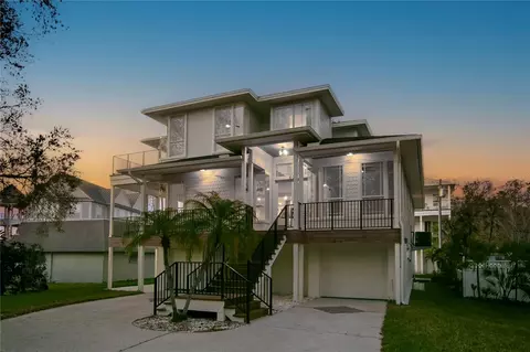 606 Indiana Ave, Crystal Beach, FL 34681