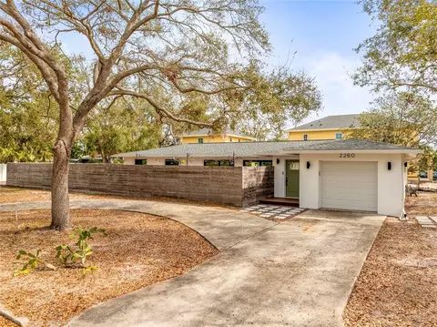 2260 Bay St SE, Saint Petersburg, FL 33705