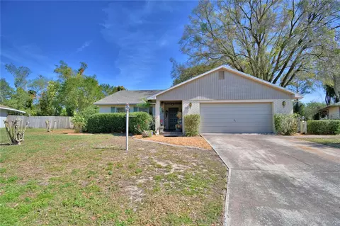 16 Cedar Dr, Davenport, FL 33837