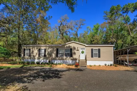 23949 River Rd, Astor, FL 32102