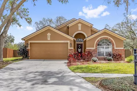 2727 Brookville Dr, Valrico, FL 33596