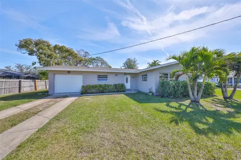 12339 138th St N, Largo, FL 33774