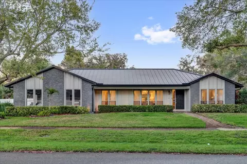 7545 Lake Dr, Belle Isle, FL 32809