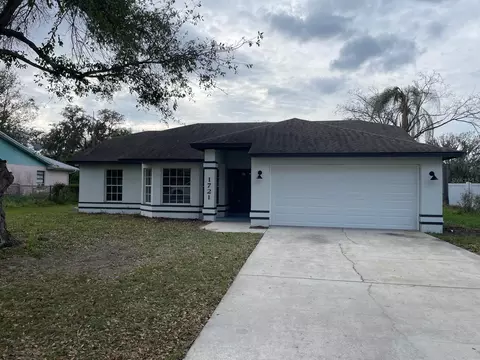 1721 Sandalwood Cir SW, Winter Haven, FL 33880