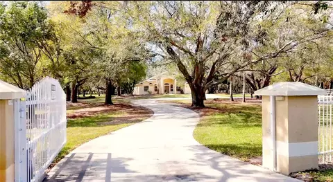 5140 N Apopka Vineland Rd, Orlando, FL 32818