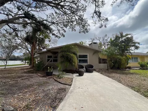 4247 Helena St NE, Saint Petersburg, FL 33703