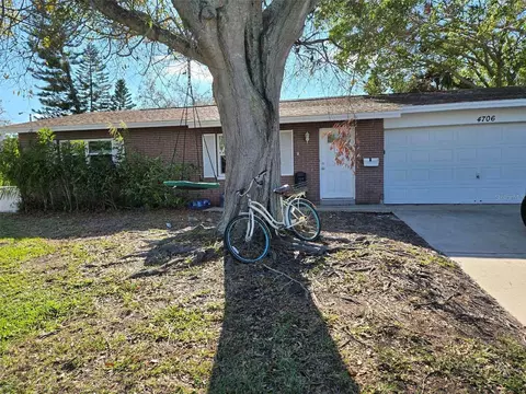 4706 Lansing St NE, Saint Petersburg, FL 33703