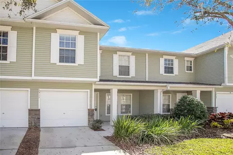 2911 Bear Oak Dr, Valrico, FL 33594