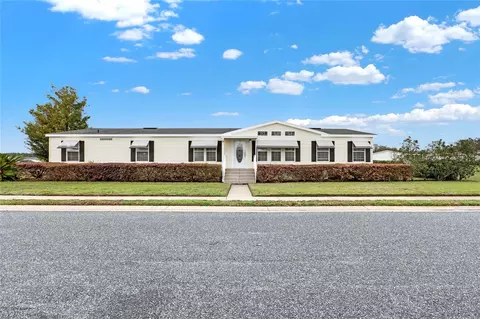 25104 Alamanda Dr, Astatula, FL 34705