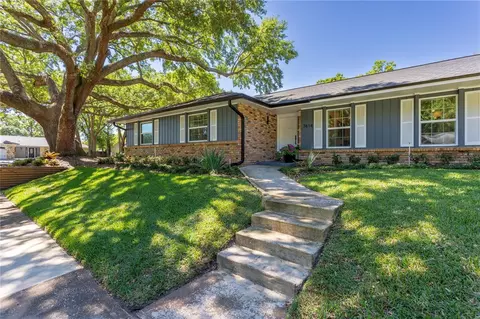 7614 Lake Dr, Belle Isle, FL 32809