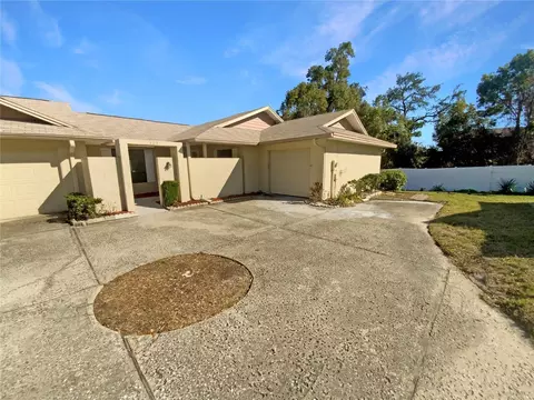 110 Lakeside Colony Dr, Tarpon Springs, FL 34689