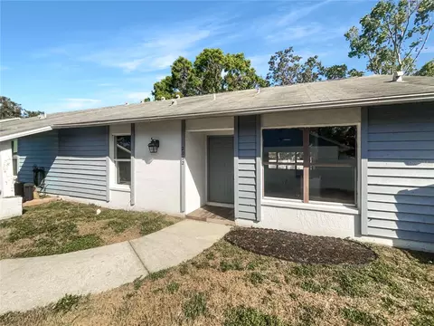 2052 Sheffield Ct, Oldsmar, FL 34677
