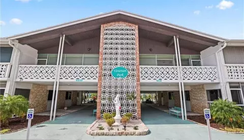 2151 Ne42 Ct #102, Lighthouse Point, FL 33064