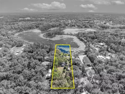 390 Lake Geneva Rd, Geneva, FL 32732