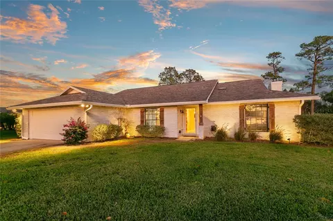 425 N Pine Meadow Dr, Debary, FL 32713