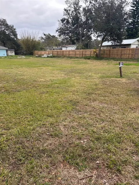 293 Newcomb St, New Smyrna Beach, FL 32168
