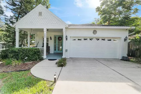 322 N Rhodes St, Mount Dora, FL 32757