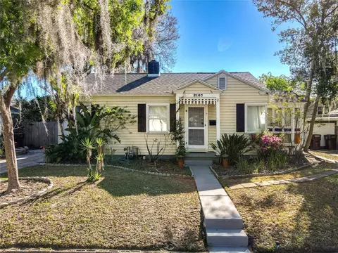 2107 University Dr, Orlando, FL 32804