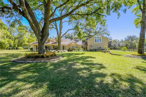 40600 Louise Rd, Umatilla, FL 32784