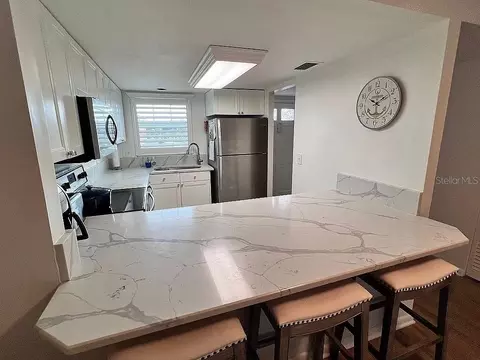 1900 Alamanda Dr #205, Naples, FL 34102