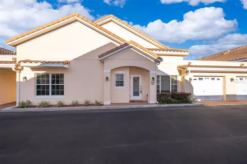 204 David Walker Dr #A-4, Tavares, FL 32778