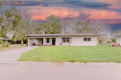 16 Flamevine Ln, Debary, FL 32713