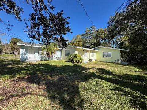 227 Strawberry Ln, Daytona Beach, FL 32117
