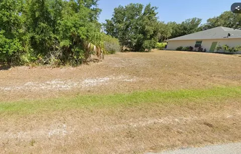 137 Haddock Dr, Rotonda West, FL 33947