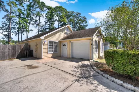 182 Edgewater Cir, Sanford, FL 32773