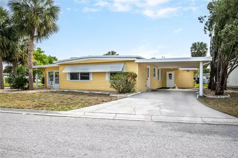 726 Viking Ave, Tavares, FL 32778