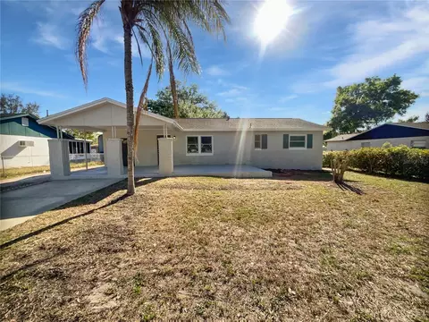 800 Marion Dr, Mount Dora, FL 32757