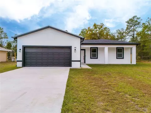 54 Malauka Trak, Ocklawaha, FL 32179