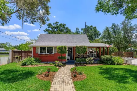 1010 N Clayton St, Mount Dora, FL 32757