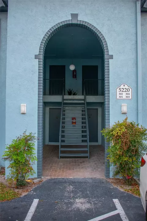 5220 Curry Ford Rd #303, Orlando, FL 32812
