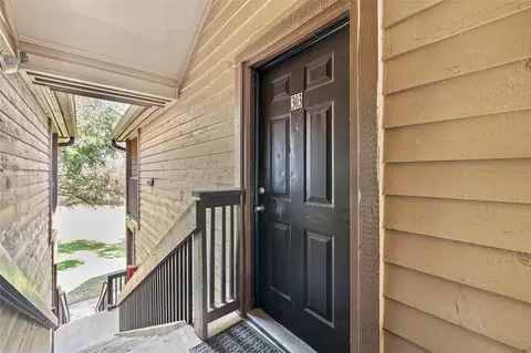 325 Lakepointe Dr #303, Altamonte Springs, FL 32701