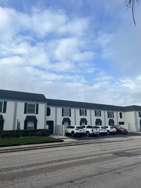 2808 W Azeele St #202, Tampa, FL 33609