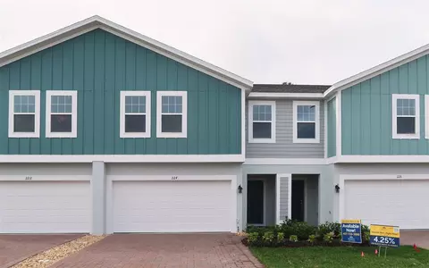 224 Glass Onion Dr, Groveland, FL 34736