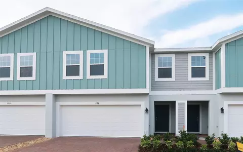 228 Glass Onion Dr, Groveland, FL 34736