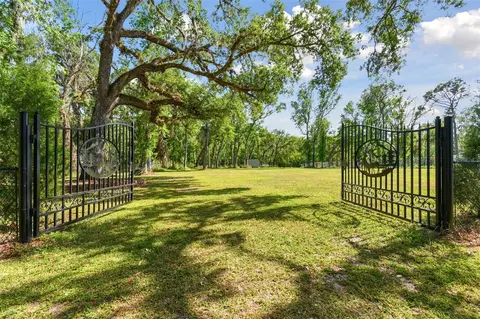 10821 Cedar Cove Dr, Thonotosassa, FL 33592